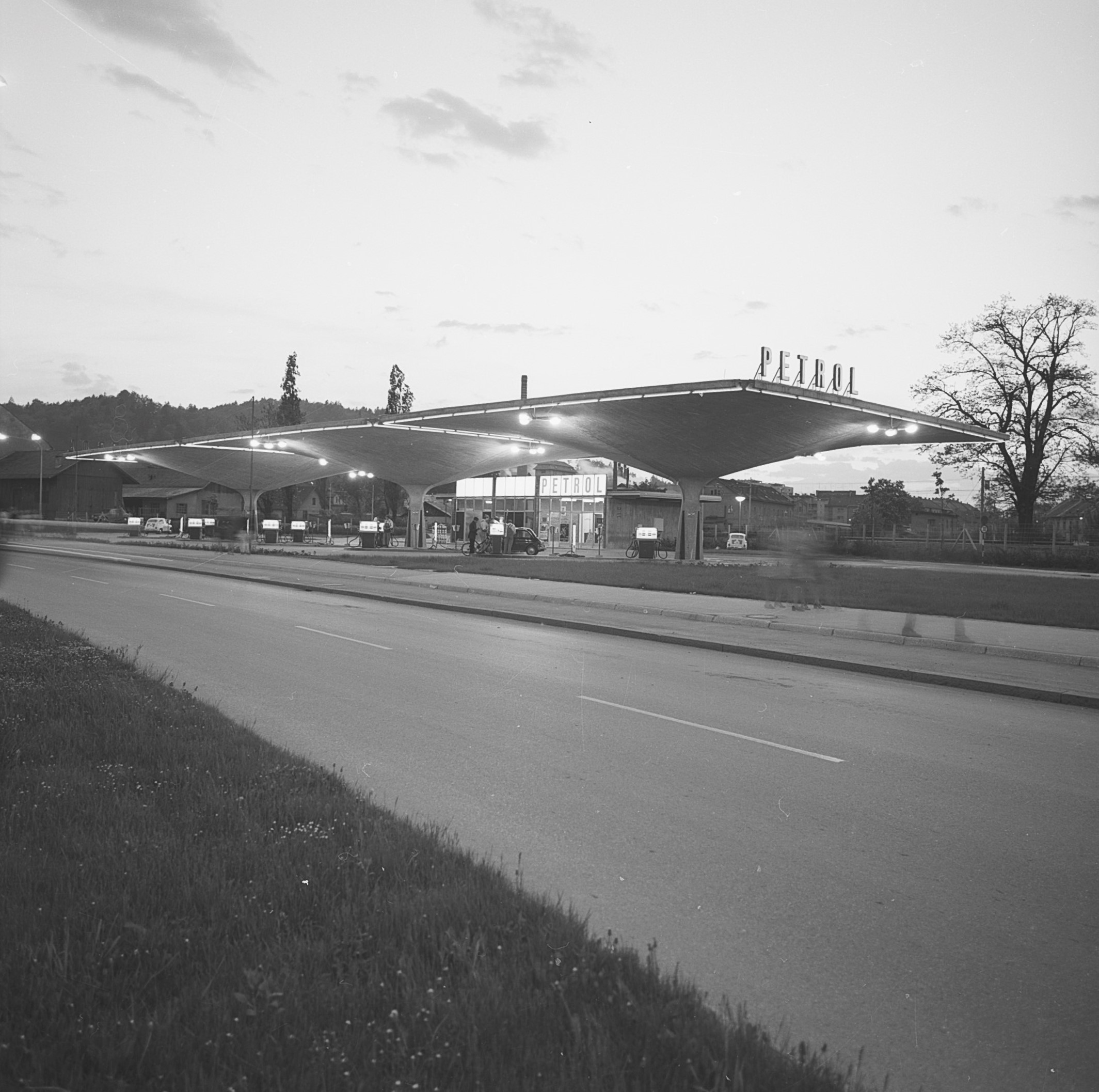 Arhitektura v živo: Bencinski servis Petrol Ljubljana, Edvard Ravnikar (1963-69)