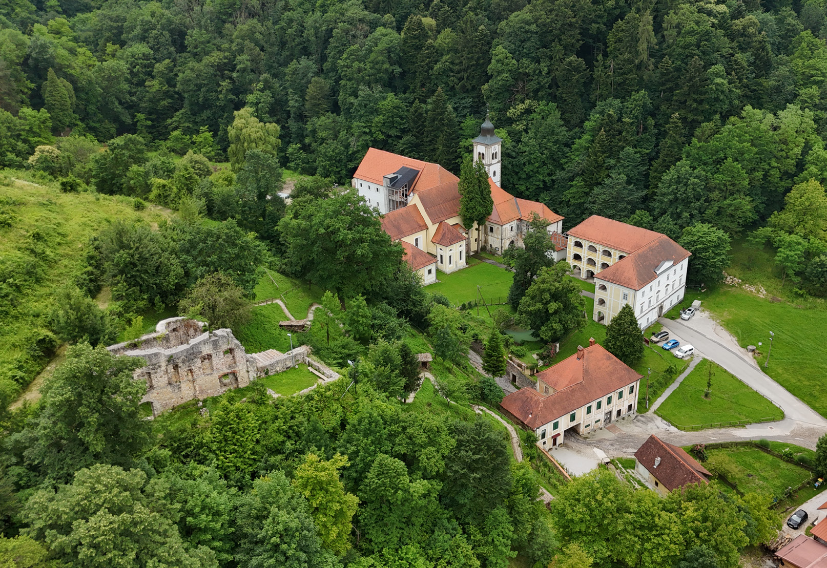 Gradnja odpornosti z dediščino: Model KD 4.0 za trajnostno načrtovanje območij dediščine – poletna šola trajnostne dediščine Univerze v Ljubljani 2026